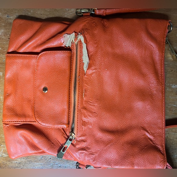 Tory Burch orange crossbody - Picture 3 of 4